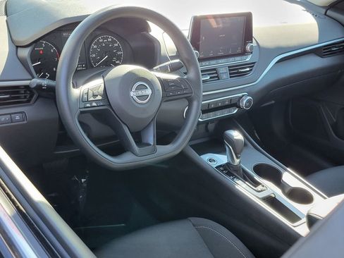 Certified 2025 Nissan Altima 2.5 S image 3