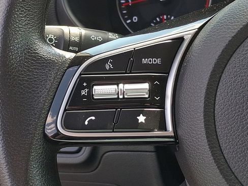 Certified 2024 Kia Forte LXS FWD image 17