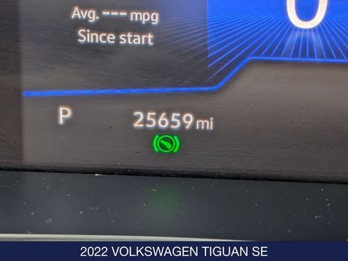 Used 2022 Volkswagen Tiguan SE w/ Panoramic Sunroof Package AWD/4WD image 24