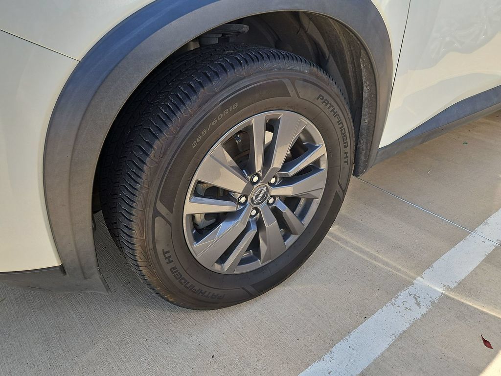Used 2022 Nissan Pathfinder SV FWD image 5