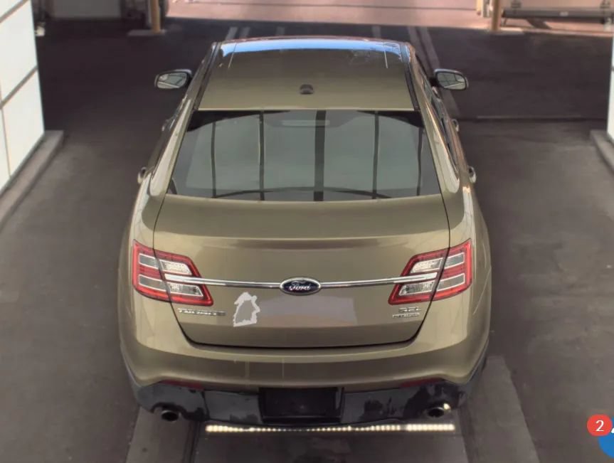 Used 2013 Ford Taurus SEL FWD image 4