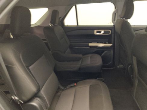 Used 2023 Ford Explorer XLT image 19