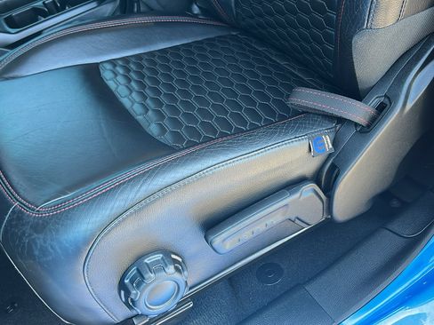 Used 2022 Jeep Gladiator Rubicon w/ Cold Weather Group image 18