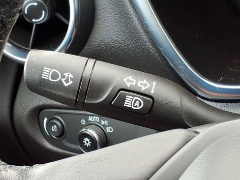 Used 2021 Chevrolet Blazer LT w/ Sound & Technology Package FWD image 27