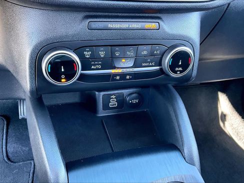 Used 2025 Ford Escape Active image 30