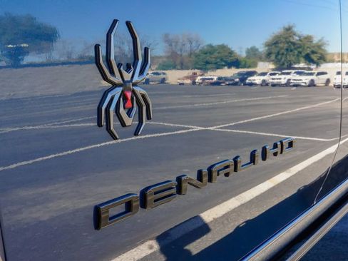 New 2026 GMC Sierra 2500 Denali w/ Denali Reserve Package image 13