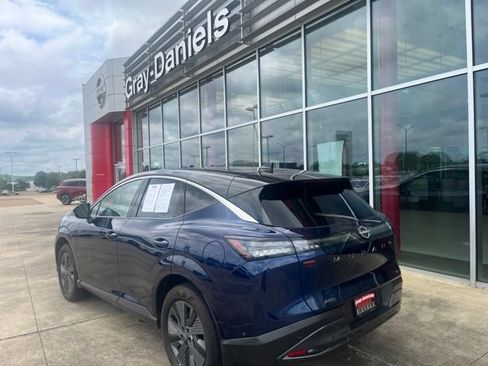 Certified 2025 Nissan Murano SL w/ Cargo Package AWD/4WD image 2