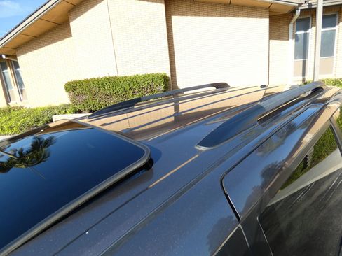 Used 2017 Toyota Sienna XLE image 19