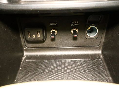 Used 2022 Chevrolet Colorado LT w/ Fleet Safety Package image 23