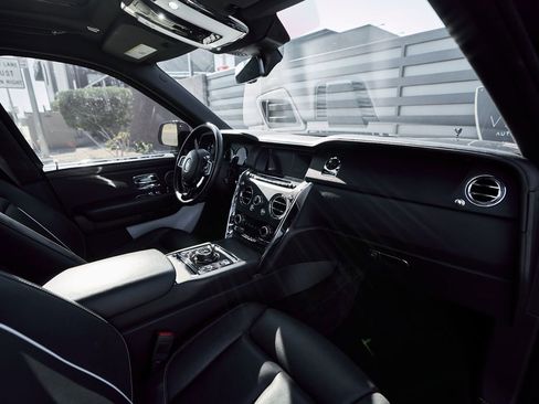 Used 2019 Rolls-Royce Cullinan AWD/4WD image 46