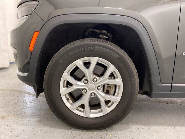 Used 2023 Jeep Grand Cherokee L Limited AWD/4WD image 9
