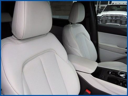 New 2026 Jeep Cherokee Limited AWD/4WD image 9