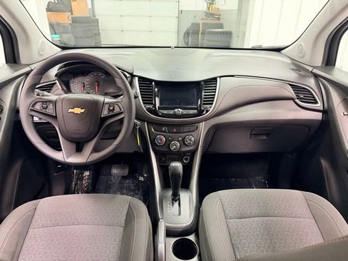 Used 2022 Chevrolet Trax LS w/ Tint and Cruise Package image 19