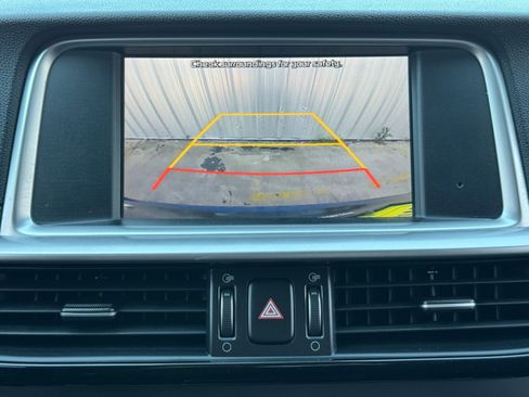 Used 2020 Kia Optima LX image 21