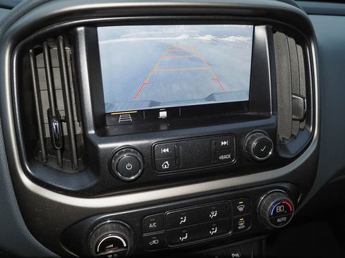 Used 2020 Chevrolet Colorado Z71 image 12