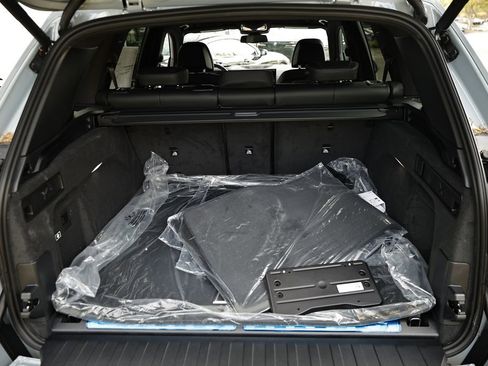 New 2026 BMW X5 xDrive50e w/ M Sport Package image 32