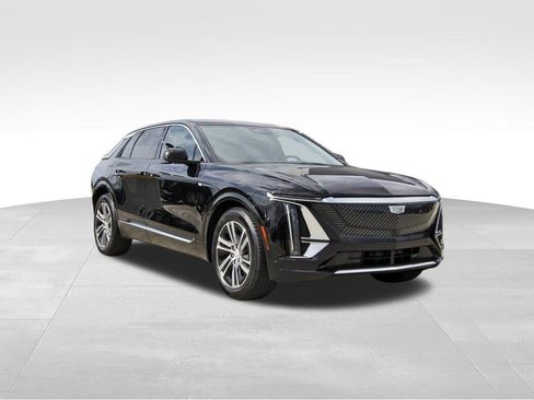 New 2026 Cadillac Lyriq Luxury image 1