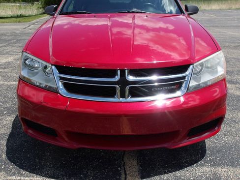 Used 2013 Dodge Avenger SE image 24