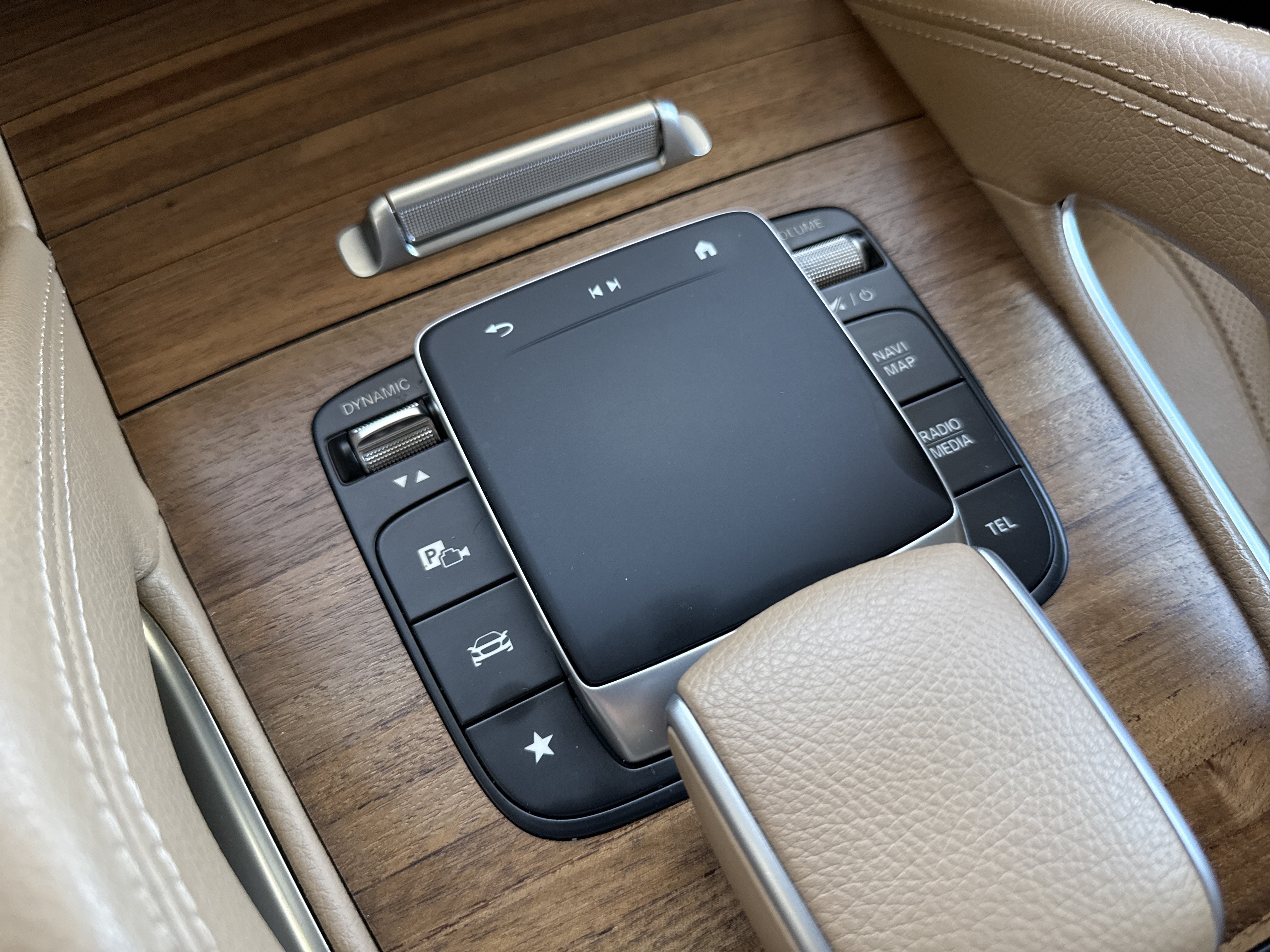 Certified 2024 Mercedes-Benz GLS 450 4MATIC image 51