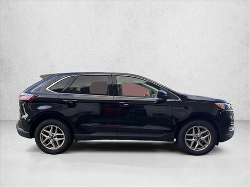 Used 2023 Ford Edge SEL image 4