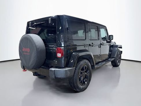 Used 2012 Jeep Wrangler Unlimited Sahara AWD/4WD image 6