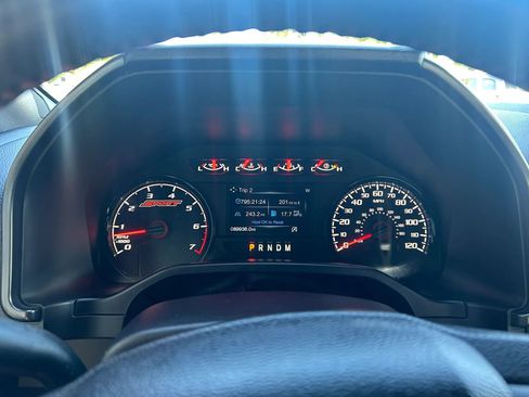 Used 2017 Ford F150 XLT w/ Equipment Group 302A Luxury AWD/4WD image 5