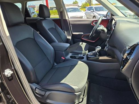 Used 2025 Kia Soul GT-Line w/ GT-Line Technology Package FWD image 25