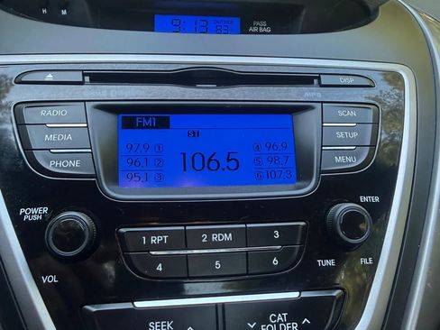 Used 2013 Hyundai Elantra Limited FWD image 18