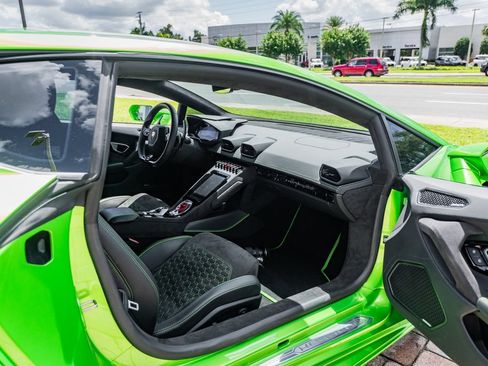 Used 2024 Lamborghini Huracan Tecnica RWD image 35