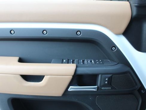 New 2026 Land Rover Defender 110 X-Dynamic SE image 16
