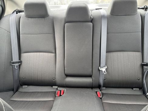 Used 2025 Nissan Altima 2.5 SV FWD image 38