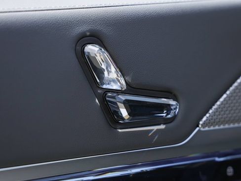 Used 2024 BMW 740i RWD image 14