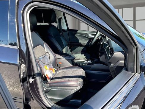 Used 2022 Ford Escape SEL w/ SEL Stealth AWD Package image 8