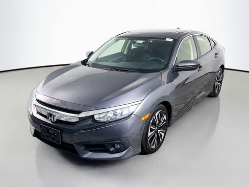 Used 2018 Honda Civic EX-T image 4