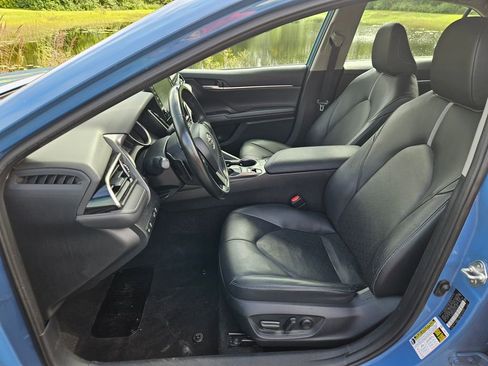 Used 2023 Toyota Camry XSE image 14