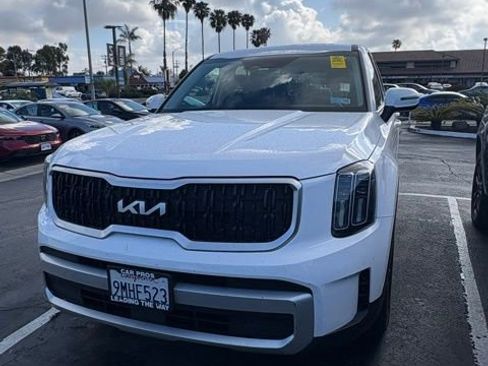 Used 2024 Kia Telluride LX image 1