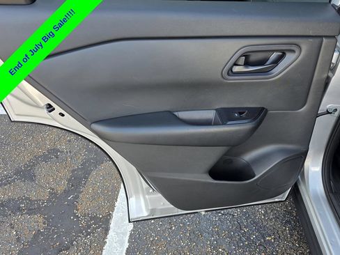 Used 2024 Nissan Rogue S FWD image 32