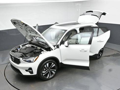 Used 2023 Volvo XC40 B5 Ultimate w/ Protection Package Premier AWD/4WD image 51