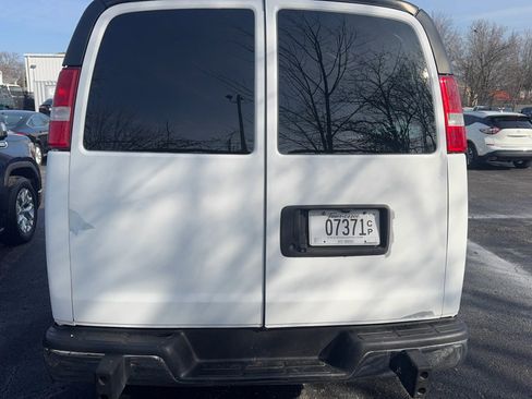 Used 2019 Chevrolet Express 2500 Van 3D w/ Driver Convenience Package image 4