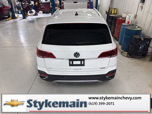 Used 2022 Volkswagen Taos SEL image 10