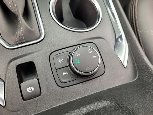 Used 2023 Chevrolet Traverse High Country image 35