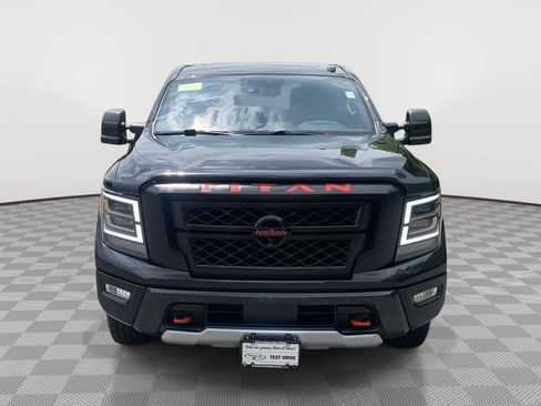 Used 2021 Nissan Titan PRO-4X w/ Pro-4x Convenience Package AWD/4WD image 8