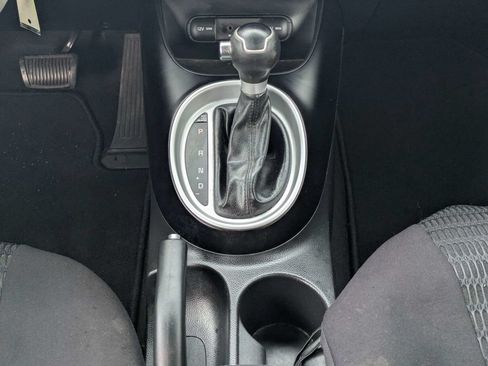 Used 2015 Kia Soul FWD image 19