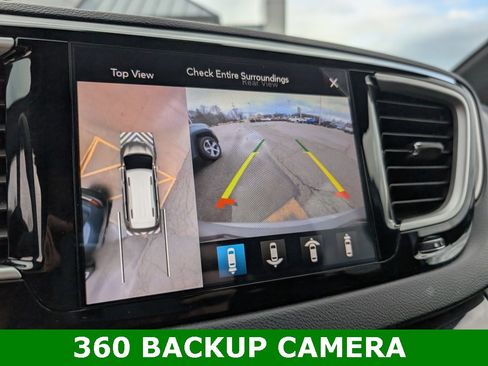 Used 2020 Chrysler Pacifica Touring-L w/ Advanced Safetytec Group image 2