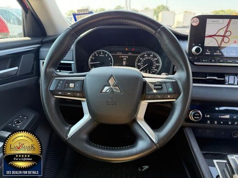 Used 2024 Mitsubishi Outlander SE Black Edition FWD image 18
