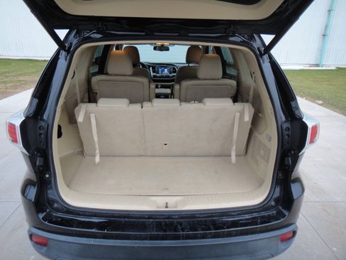 Used 2016 Toyota Highlander Limited FWD image 26