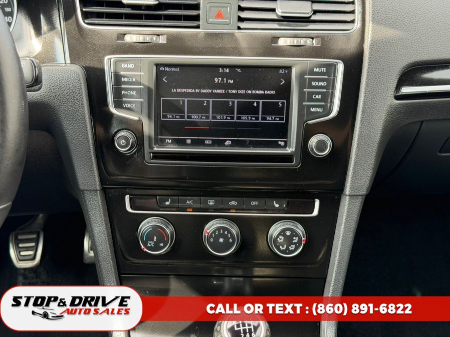 Used 2017 Volkswagen GTI SE FWD image 10