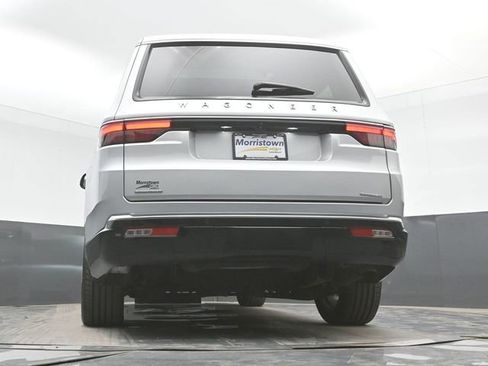 Used 2022 Jeep Wagoneer Series III w/ Premium Group I image 53