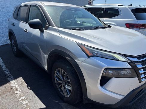 Used 2024 Nissan Rogue S AWD/4WD image 10