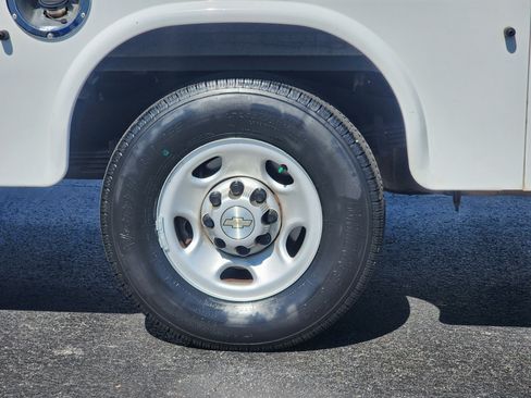 Used 2021 Chevrolet Express 3500 w/ Power Convenience Package image 11